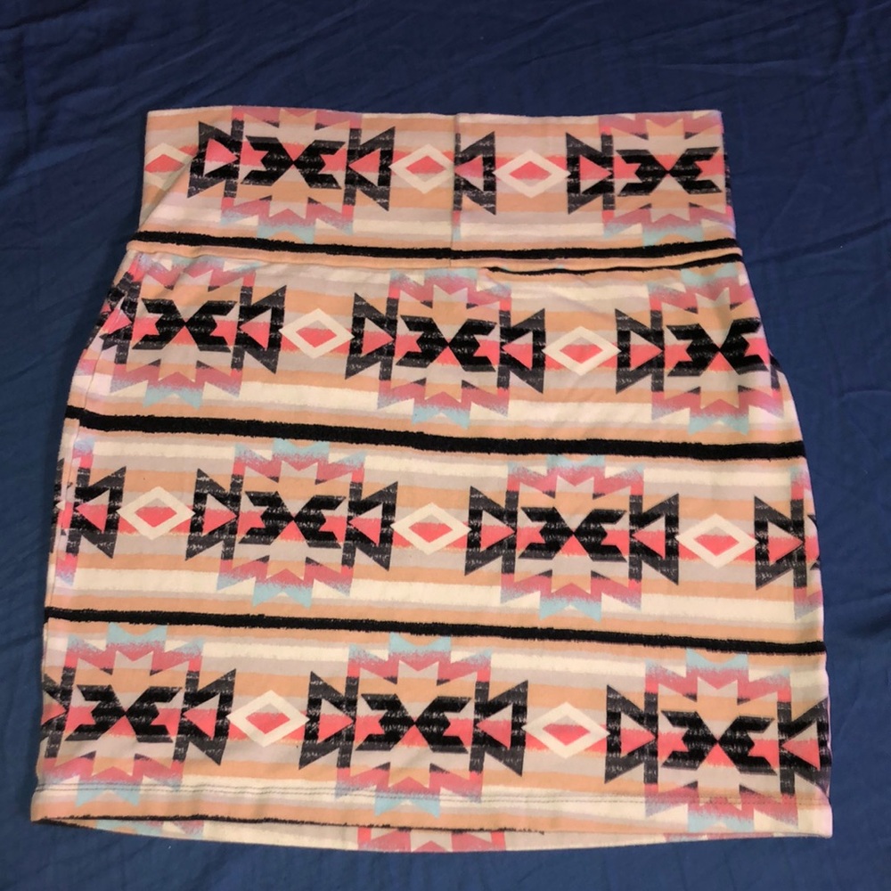 Neon pink Native American print mini pencil skirt size medium lightly used